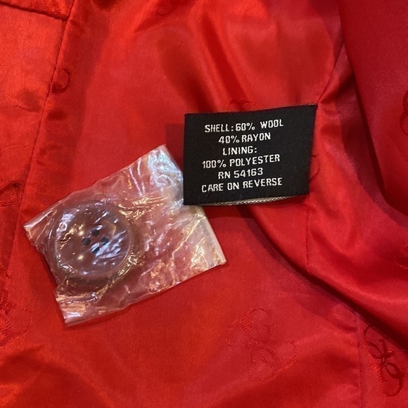 GEUSS red coat size large - Picture 6 of 9